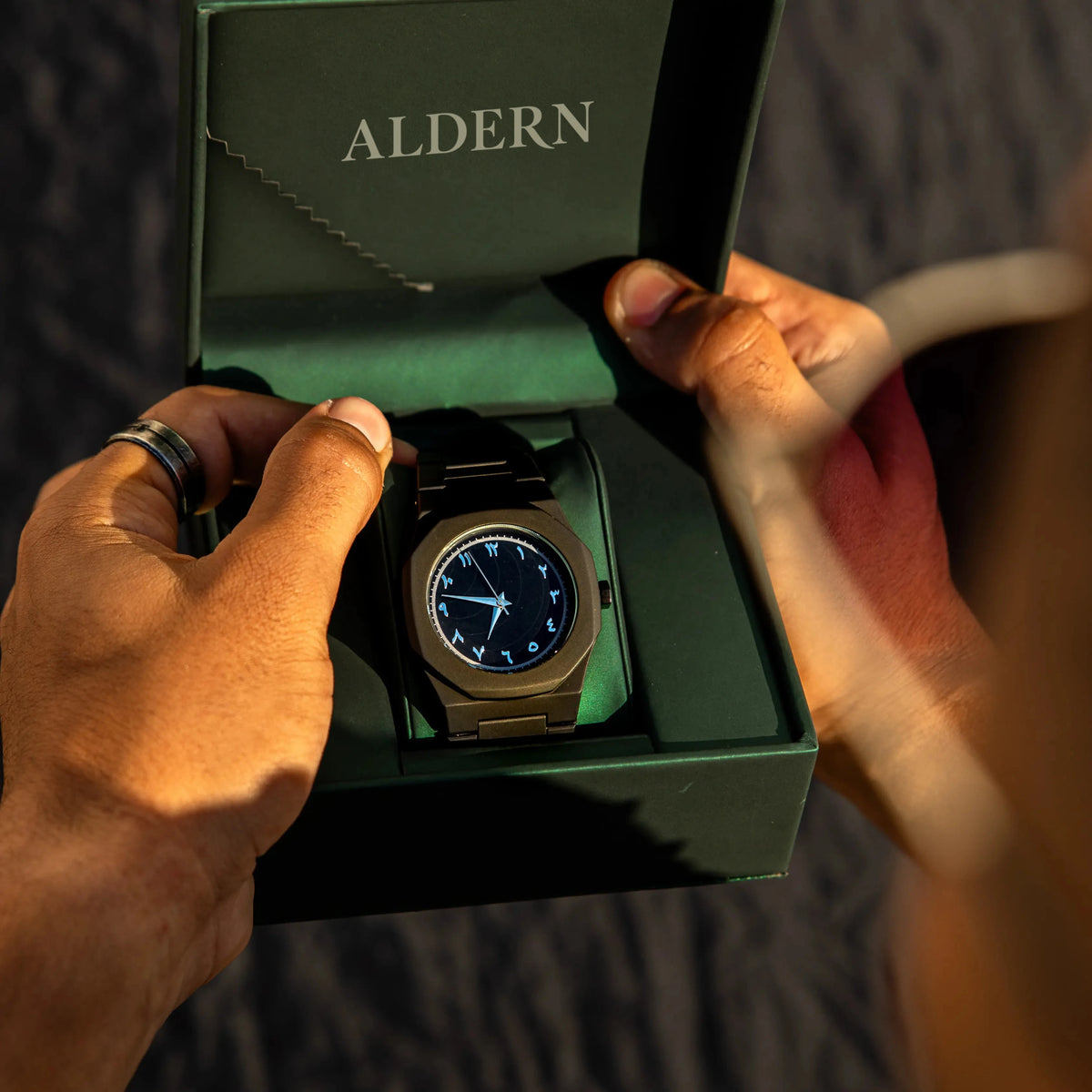 ALDERN Aura — watch details — view 5